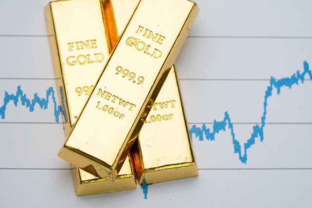 الذهب يربح 8 دولارات مع تراجع الدولار