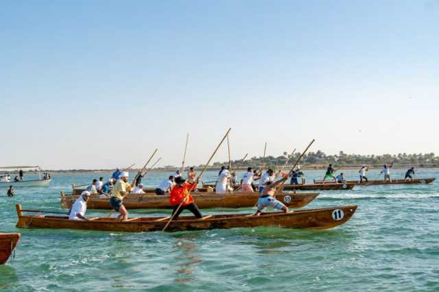القارب “عاصفة الحزم” يتوج بلقب سباق التفريس التراثي في مهرجان الظفرة البحري