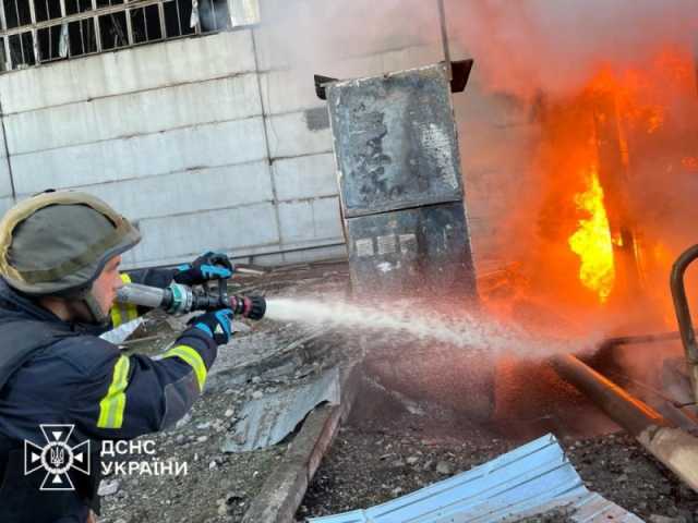 معترفًا بالتفوق الروسي.. زيلينسكي يطالب بتعزيز الدفاع الجوي الأوكراني