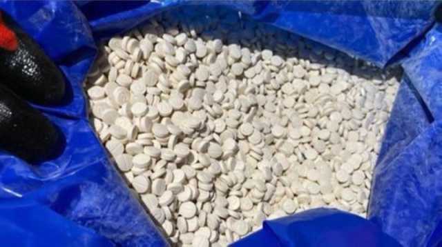 مكافحة المخدرات تضبط 4.7 مليون قرص من الإمفيتامين داخل شحنة قوالب خرسانية