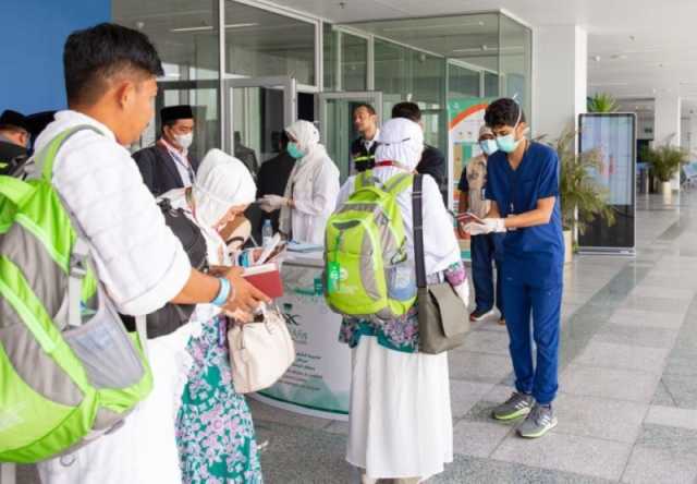 صور| 670 موظف يتابعون صحة ضيوف الرحمن بمطار جدة 