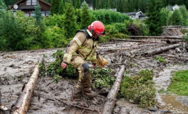سويسرا.. فقدان 3 أشخاص جراء الفيضانات والانهيارات الأرضية