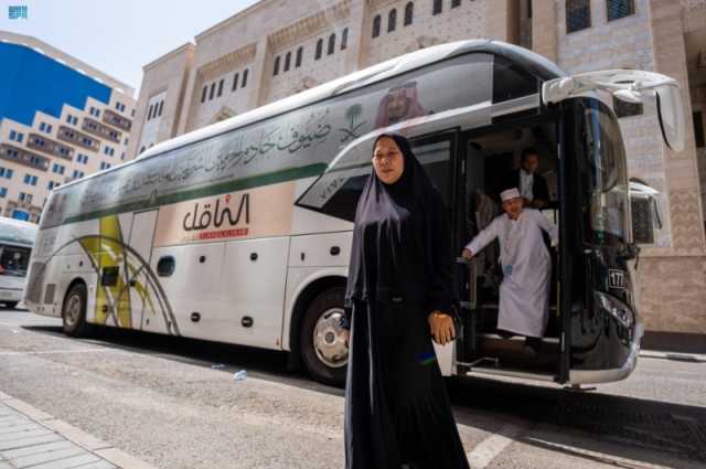 2322 حاجاً وحاجة من ضيوف خادم الحرمين الشريفين يغادرون المملكة