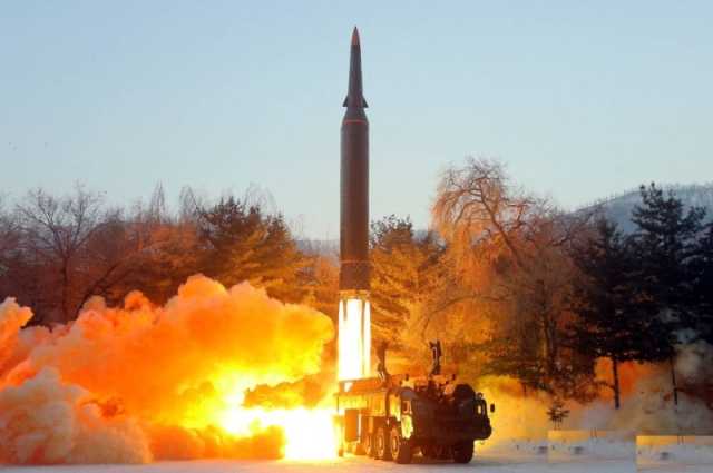 كوريا الشمالية تختبر صاروخًا فرط صوتي يعمل بالوقود الصلب