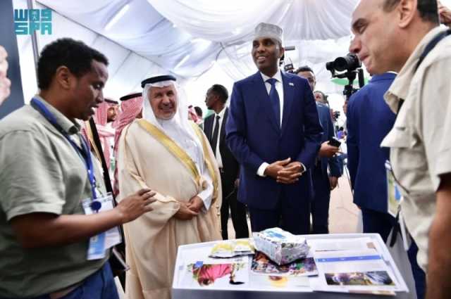 رئيس الوزراء الصومالي يزور معرض 'الملك سلمان للإغاثة' بمقديشيو