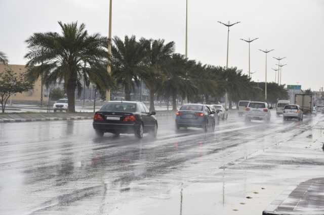 طقس السعودية اليوم.. توقعات بأمطار رعدية وبرد على معظم المناطق