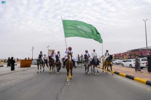 شاهد| بالفلكلور السعودي.. أهالي حفر الباطن يحتفون بيوم التأسيس