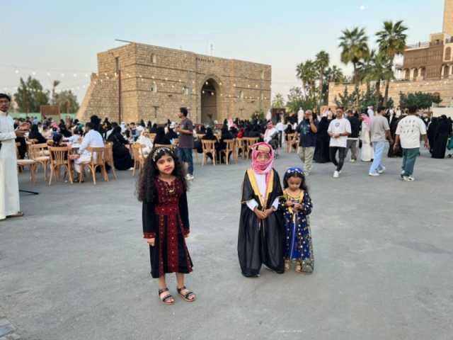 صور| 'اليوم' ترصد فرحة المواطنين بيوم التأسيس في جدة التاريخية