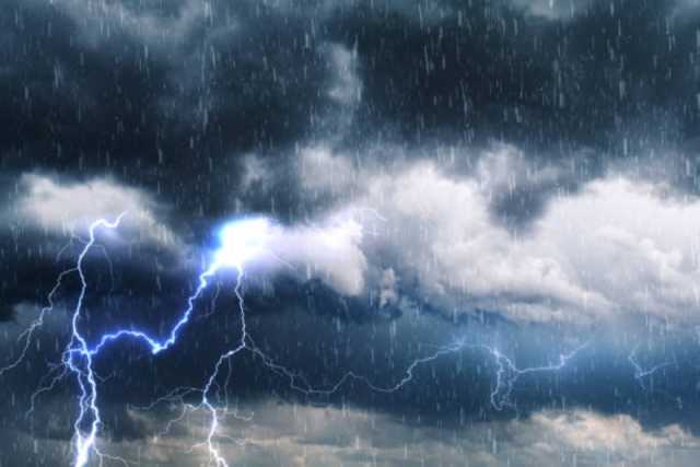 الدفاع المدني يحذر: أمطار رعدية مستمرة على معظم مناطق حتى السبت
