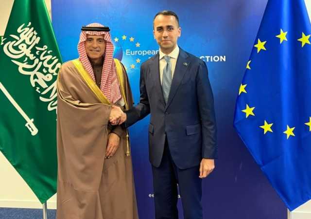 وزير الدولة للشؤون الخارجية يلتقي ممثل الاتحاد الأوروبي لمنطقة الخليج العربي