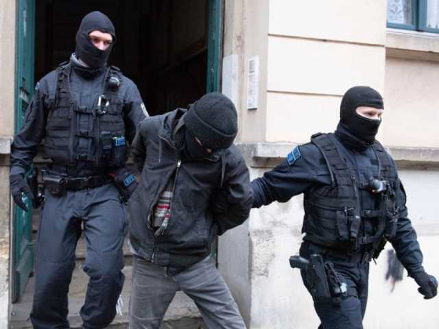 الشرطة الألمانية تطارد اثنين من إرهابيي 'الجيش الأحمر'