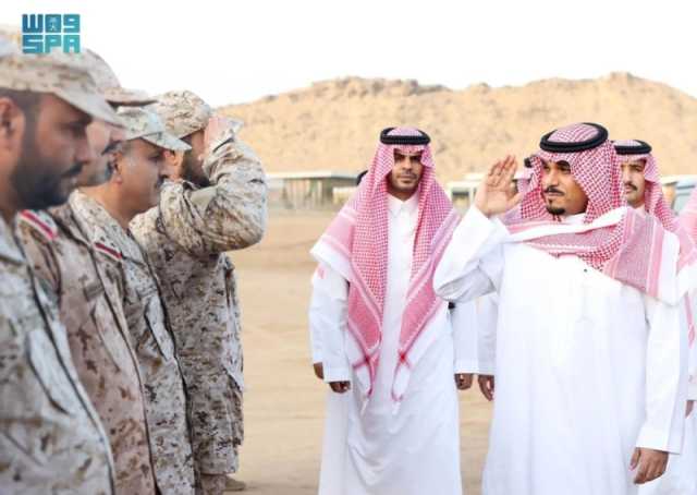 نائب أمير نجران ينقل تحيات القيادة للمرابطين على الحد الجنوبي