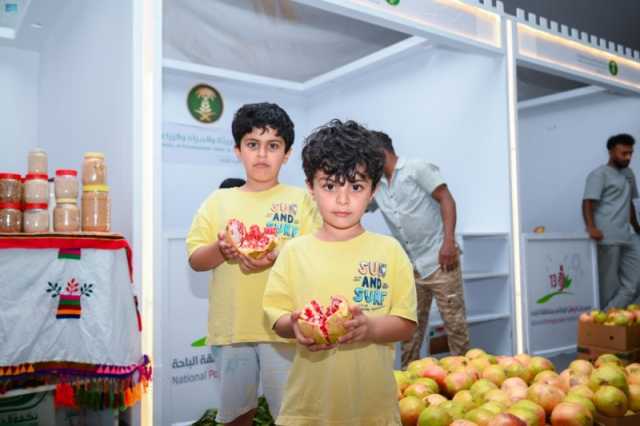 الباحة.. إقبال كبير على مهرجان الرمان الوطني