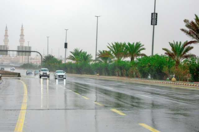 أمطار على عرعر وطريف بالحدود الشمالية