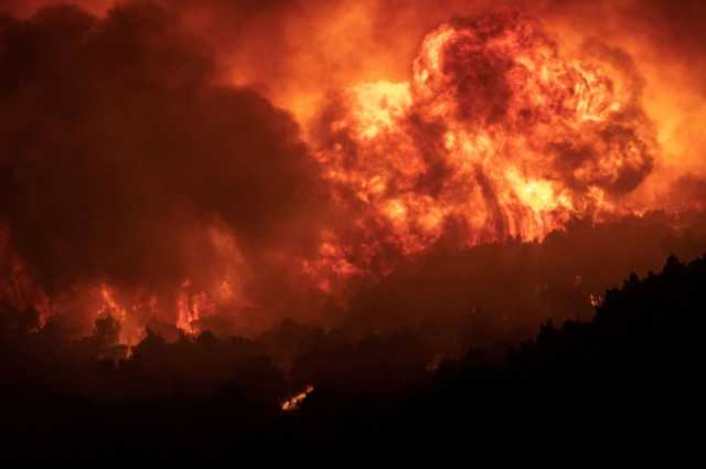 خرجت عن السيطرة.. استمرار حرائق الغابات في شمال شرق اليونان