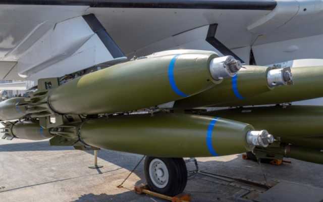 مسؤولون: أمريكا تقترب من الموافقة على إمداد أوكرانيا بصواريخ القنابل العنقودية