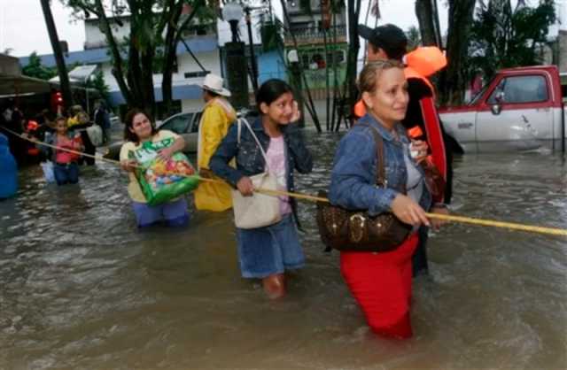 الفيضانات تقتل 3 في جواتيمالا و7 في المكسيك