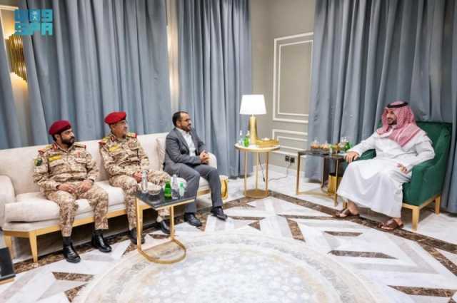 وزير الدفاع: نتطلع إلى اجتماع الأطراف اليمنية على الكلمة ووحدة الصف