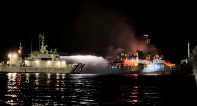 خفر السواحل الإيطالي ينقذ 177 شخصًا بعد اشتعال النار في عبارة