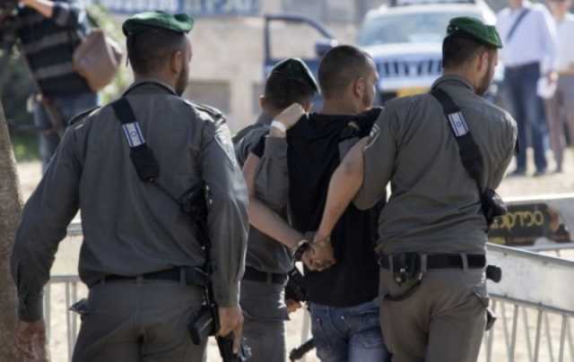 بينهم فتاة وطفل.. قوات الاحتلال تعتقل عشرات الفلسطينيين في الضفة الغربية
