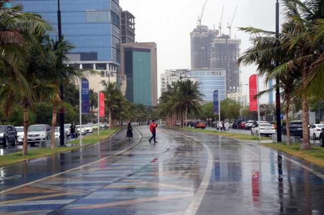 هطول أمطار على الرياض.. والدفاع المدني يحذر