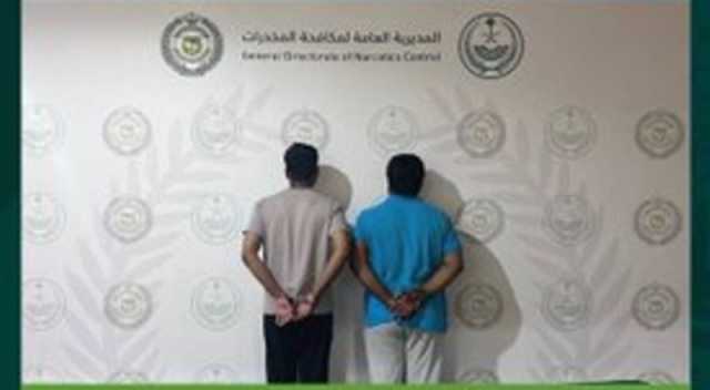 القبض على شخصين لترويجهما المخدرات في الرياض
