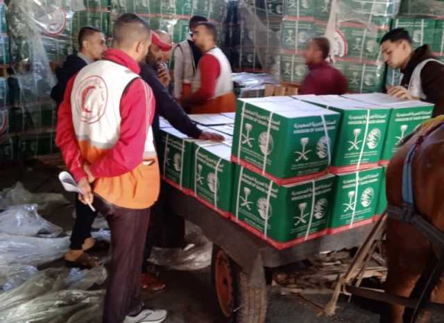 مركز الملك سلمان للإغاثة يبدأ توزيع المساعدات بغزة