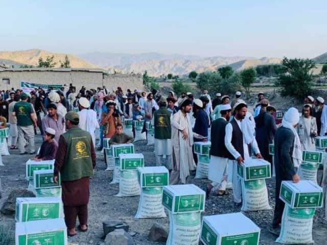 مركز الملك سلمان للإغاثة يقدم مساعدات غذائية في غرب أفغانستان