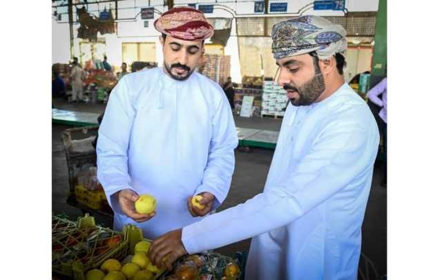 بلدية مسقط تحدد فترة العمل بالسوق المركزي للخضراوات والفواكة