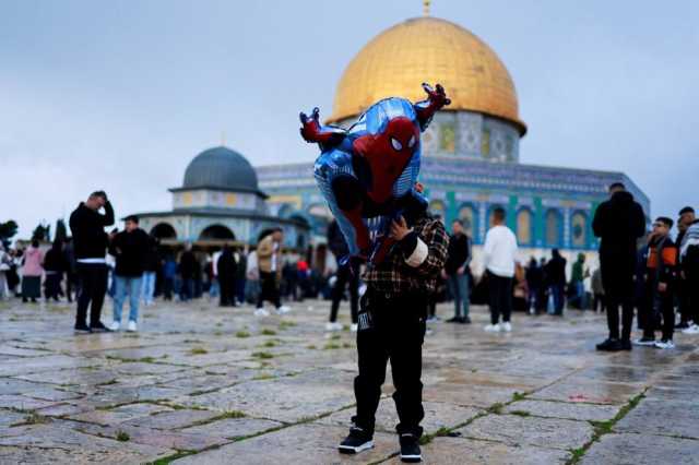 عيد مثقل بالآلام في غزة.. قصف اسرائيلي متواصل واستشهاد 122 فلسطينيا