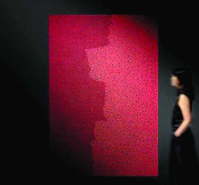 إنفينيتي للفنانة كوساما تعرض بملايين الدولارات في مزاد بونهامز