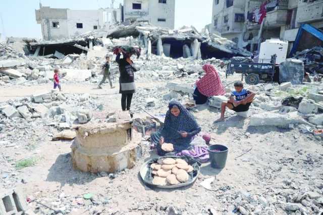 المساعدات تتراكم على رصيف غزة