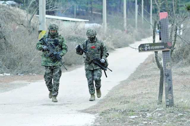 مسؤولان عسكريان من كوريا الجنوبية وحلف الأطلسي يبحثان التعاون قبل اجتماع الناتو