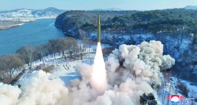 طوكيو وواشنطن وسيول تدين إطلاق كوريا الشمالية صاروخا باليستيا