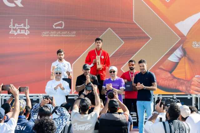 عبدالله القريني يفوز بسباق ماراثون مسقط 2024
