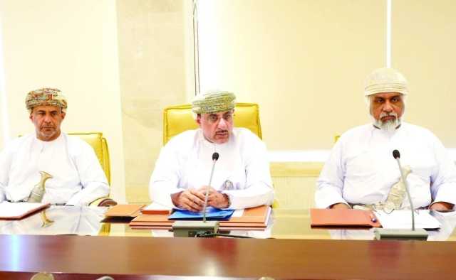استعراض مشاريع الاستثمار الاجتماعي لشركة تنمية نفط عمان بمحافظة الداخلية
