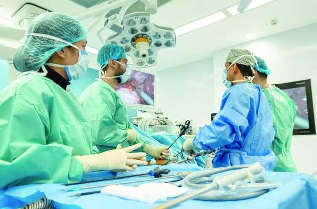 المستشفى السلطاني يجري 80 عملية جراحية خارج مسقط