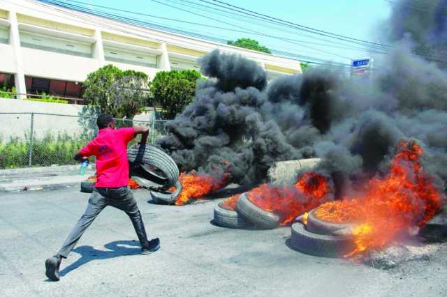 الأمم المتحدة تتعهد بإقامة جسر جوي والعصابات تتعهد بمواصلة المعارك في هايتي