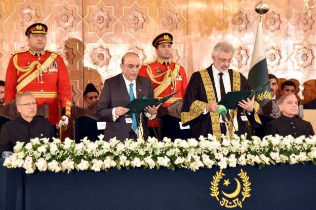 آصف علي زرداري يؤدي اليمين الدستورية رئيسا لباكستان