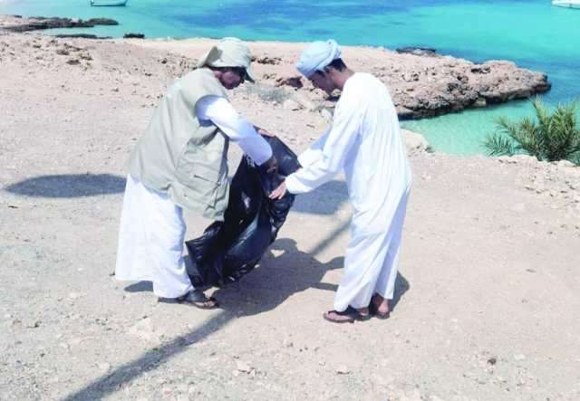 طلبة جامعة التقنية بالرستاق يزورون جزر الديمانيات