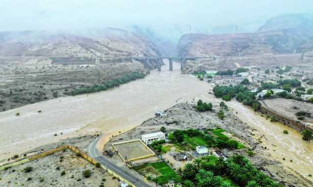 جهود حثيثة لإعادة الخدمات بالقطاعات المتأثرة وفتح الطرق