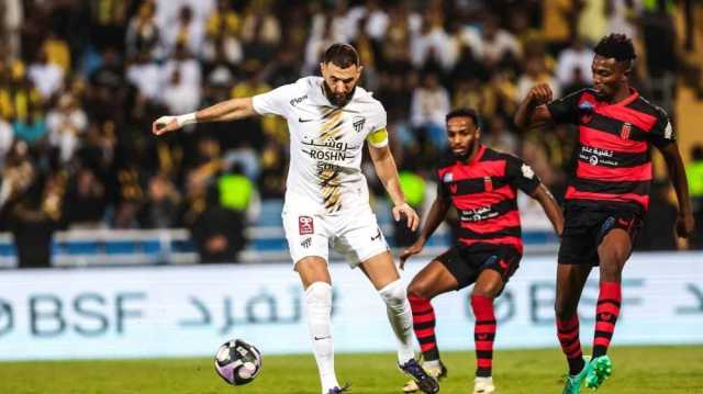 الاتحاد يواصل مطاردته للهلال بفوز على الرياض