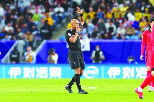 أحمد الكاف يبدأ دورة الفيفا .. ويدير قمة الوصل والنصر السعودي