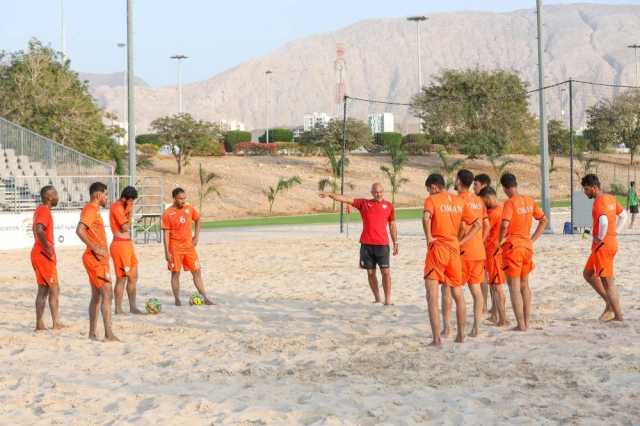 أحمر الشواطئ يكثف تحضيراته.. والمنتخب الروسي يصل غدا