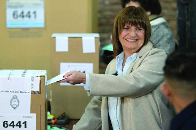 الارجنتينيون يبدأون انتخاباتهم التمهيدية لاختيار مرشحين للاستحقاق الرئاسي