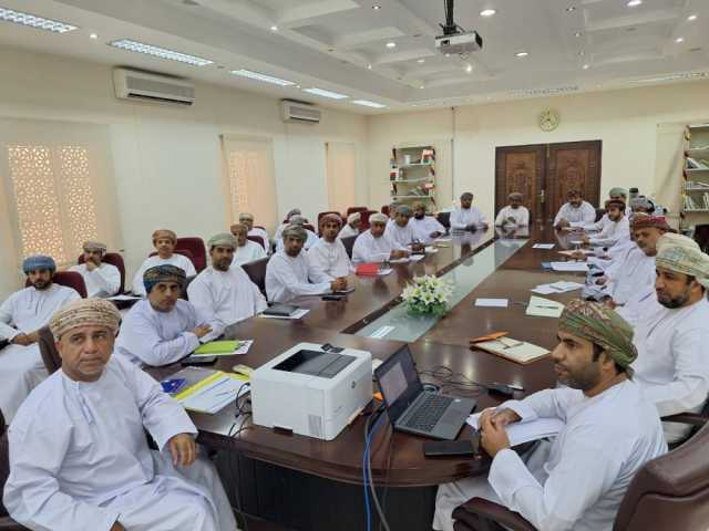 الزراعة بالظاهرة تناقش آفاق الاستثمار وتطوير القطاع الزراعي والحيواني