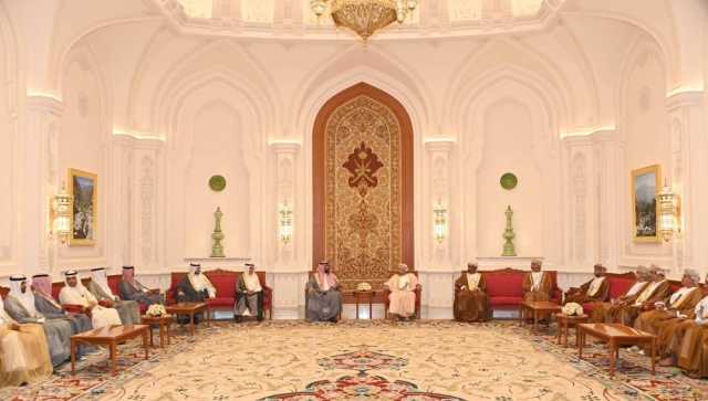 النائب الأول لرئيس مجلس الوزراء ووزير الداخلية بدولة الكويت يصل إلى سلطنة عُمان
