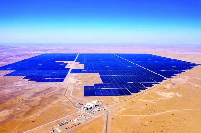 سلطنة عمان تتبنى استراتيجيات وخطط للتحول السريع نحو الطاقة المتجددة