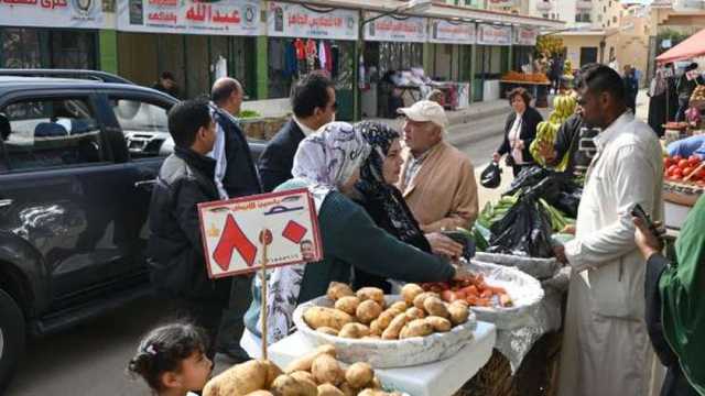 رئيس جهاز العاشر من رمضان يتفقد سوق الباكيات قبل افتتاحه الاثنين المقبل