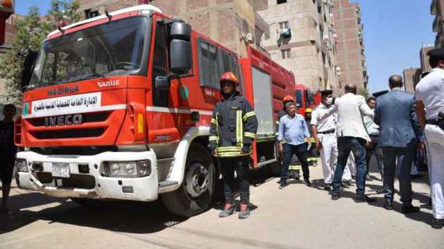 حريق ميني باص داخل جراج بسبب ماس كهربائي في الوراق 